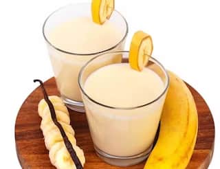 Banana with Milk: આ લોકોએ એકસાથે ના ખાવા જોઇએ કેળા અને દૂધ, ગંભીર રીતે થઇ જશો બીમાર