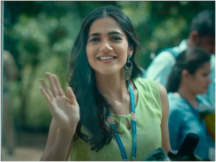 హీరోయిన్ సిమ్రాన్ చౌదరి అందంగా ఉంటారు. ఆమెను క్రైమ్ రిపోర్టర్ చేశారు దర్శకుడు మహేష్ రెడ్డి. ఆయన తీసిన తాజా సినిమా 'అథర్వ'. ఇదొక క్రైమ్ సస్పెన్స్ థ్రిల్లర్‌. ఇందులో కార్తీక్ రాజు హీరో. ఐరా మరొక హీరోయిన్. సుభాష్ నూతలపాటి నిర్మాత. డిసెంబర్ 1న థియేటర్లలో సినిమా విడుదల అవుతోంది. ఈ సందర్భంగా మహేష్ రెడ్డి మీడియాతో ముచ్చటించారు. 