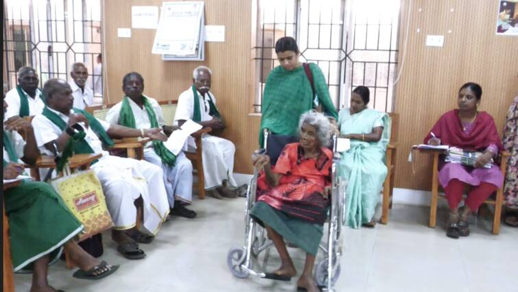 old lady petitioned farmers meeting by bringing her 107-year-old mother-in-law who could not walk in a wheelchair in Thanjavur TNN 107 வயது மாமியாரை வீல் சேரில் அழைத்து வந்த மூதாட்டி..விவசாயிகள் குறைதீர் கூட்டத்தில் பரபரப்பு