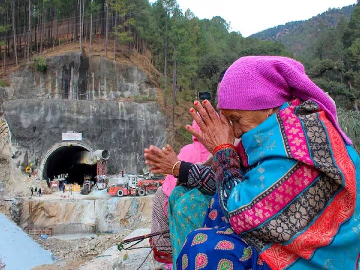 Uttarkashi tunnel rescue operation updates Uttarakhand tunnel operation top highlights abpp Uttarkashi Tunnel Rescue Operation : बोगद्यात 41 मजूर कसे अडकले? 17 दिवसांपूर्वी काय घडलं होतं, जाणून घ्या संपूर्ण घटनाक्रम