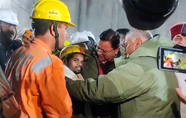 গত ১২ নভেম্বর ভোররাতে নির্মাণকার্য চলাকালীন উত্তরকাশীর ওই সিল্কয়ারা সুড়ঙ্গটি ভেঙে পড়ে। সেই থেকে ভিতরে আটকে ছিলেন ৪১ জন শ্রমিক। বিদেশ থেকে আনা ড্রিল মেশিন, উদ্ধারকারী দল এনে শুরু হয় উদ্ধারকার্য।