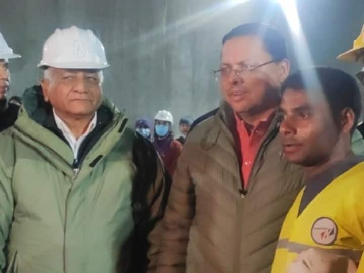 Uttarkashi Tunnel Rescue workers came out of tunnel get one lakh each CM Pushkar Singh Dhami announced compensation Uttarkashi Tunnel Rescue: सुरंग से निकले श्रमिकों को मिलेगा एक-एक लाख का चेक, बनेगा बाबा बौखनाग का मंदिर, सीएम ने किया एलान