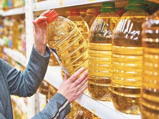 Rajkot News: Groundnut Oil price up due to unseasonal rainfall in all saurashtra with rajkot Groundnut Oil: માવઠાથી તેલિબિયા માર્કેટ ઉંચકાયું, સિંગતેલના ભાવમાં ડબ્બે થયો 20નો વધારો, જાણો લેટેસ્ટ રેટ