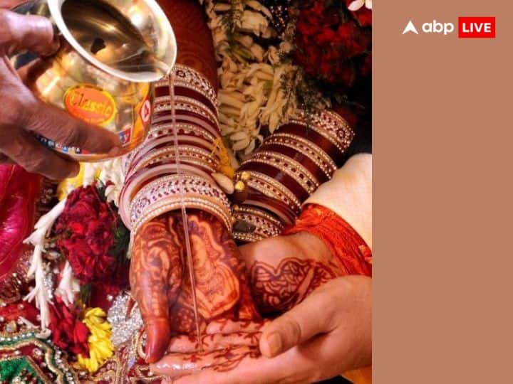 ऐसा अक्सर कहा गया है कि बेटा या बेटी की शादी करने के बाद तीर्थ यात्रा करनी चाहिए, क्या ये बात सही है. क्या या गलता आइये जानते हैं.