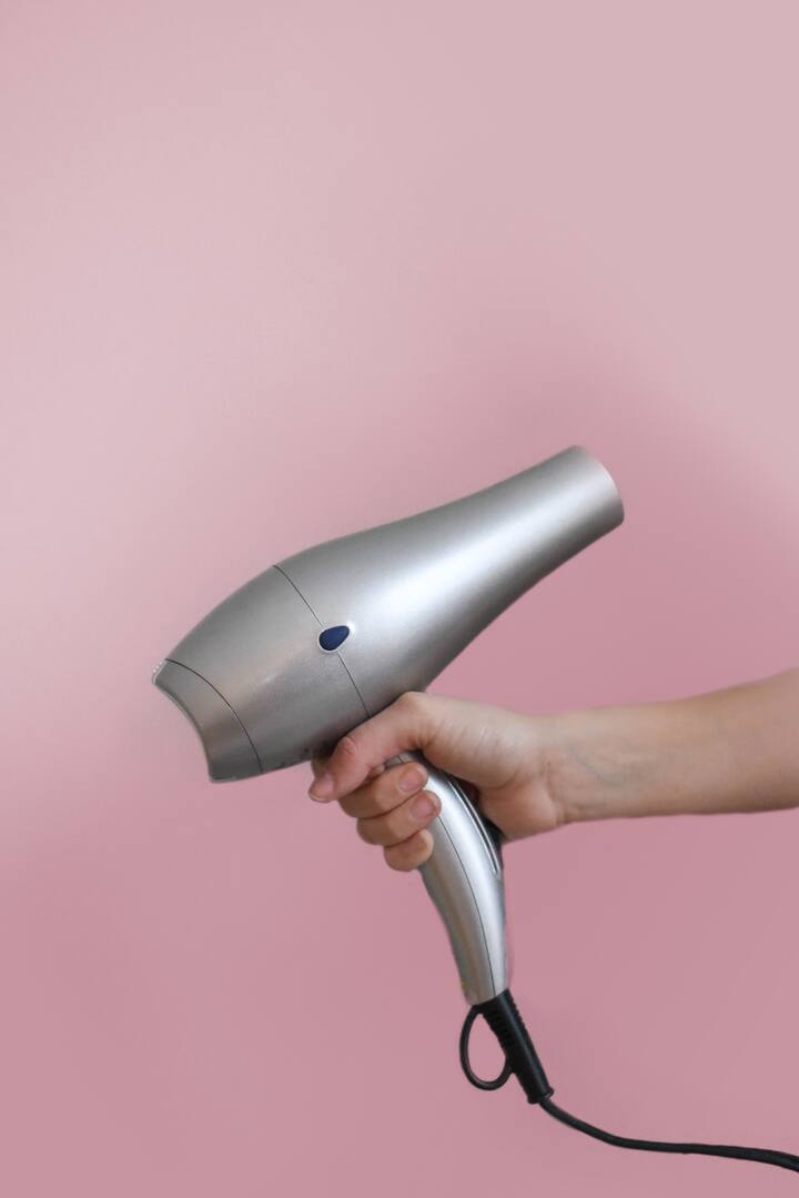 Do you use a hair dryer to dry your hair? Know the side effects of hair