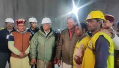 Uttarkashi Tunnel Rescue: રેટ માઈનર્સે ટનલમાં ફસાયેલા મજૂરોને બહાર કાઢ્યા, CM ધામીએ શાલ ઓઢાડી કર્યું સ્વાગત