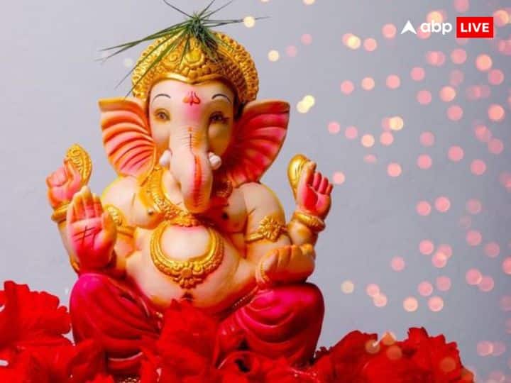 बुधवार के दिन गणेश जी की पूजा करने से सभी प्रकार के विघ्न दूर हो जाते हैं. विद्यार्थी विद्या प्राप्ति की कामना के लिए मंत्र - विद्यार्थी लभते विद्यां, धनार्थी लभते धनम्, पुत्रार्थी लभते पुत्रान्-मोक्षार्थी लभते गतिम्. इस मंत्र का जाप करें.