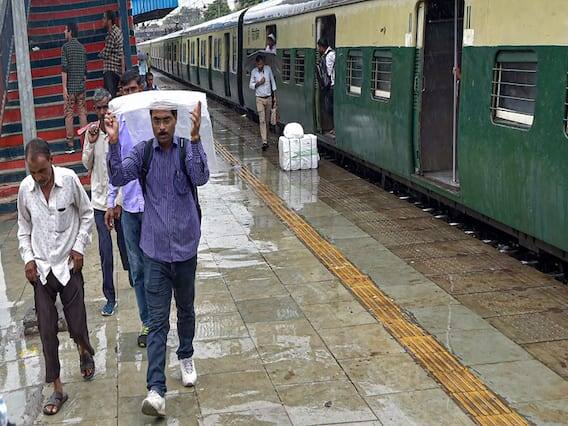 આ પછી, તમારી સામે એક વિન્ડો ખુલશે જેમાં તમને પ્લેટફોર્મ ટિકિટ બુક કરવાનો વિકલ્પ દેખાશે. આમાં, સ્ટેશનનું નામ, ટિકિટ નંબર અને ચુકવણી વિકલ્પ પસંદ કરો.