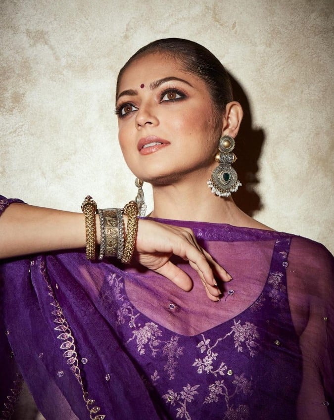 दृष्टि धामी को भी स्क्रीन पर एक बेटे की मां बनना नागवार था. इसी वजह से एक्ट्रेस ने 'एक था राजा एक थी रानी' को लीप के बाद छोड़ दिया था.