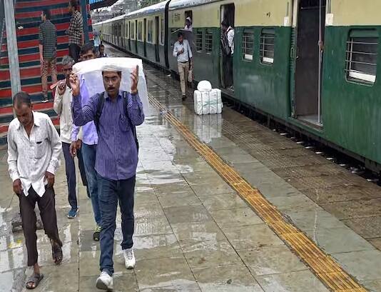 આ પછી એપ પર જાવ અને પ્લેટફોર્મ ટિકિટ માટે તમારા નજીકના રેલવે સ્ટેશનનો વિકલ્પ પસંદ કરો.