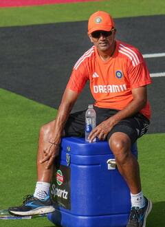 Rahul Dravid : இந்திய அணியின் தலைமை பயிற்சியாளராக தொடரும் ராகுல் டிராவிட்..பிசிசிஐ அறிவிப்பு!