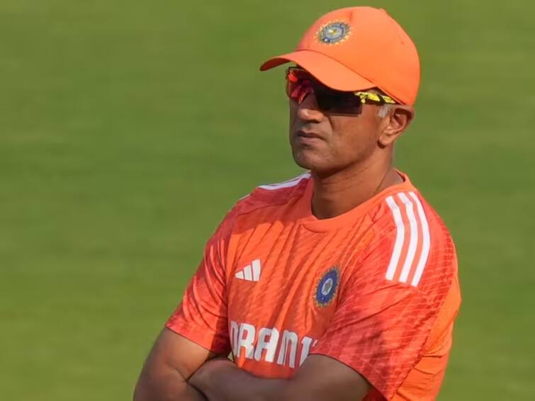 bcci asked rahul dravid to extend tenure as indian cricket teams head coach reports Rahul Dravid: ராகுல் டிராவிட் தான் பயிற்சியாளர்.. பதவிக்காலத்தை நீட்டித்து பிசிசிஐ அதிரடி அறிவிப்பு