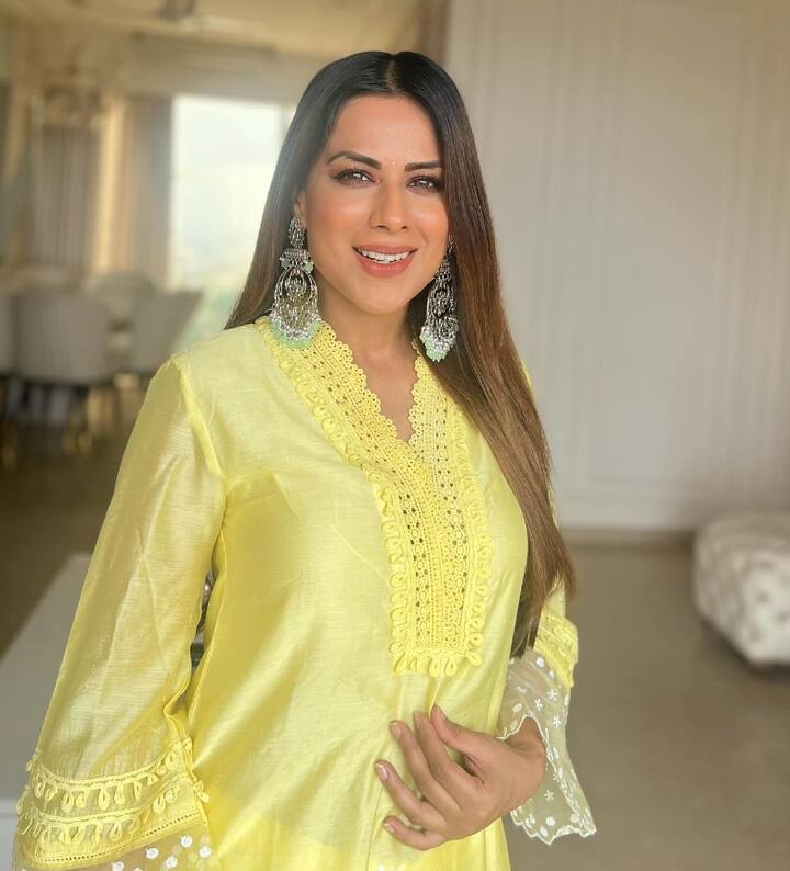 निया शर्मा वैसे ही अपने लुक और स्टाइल का हमेशा ही ध्यान रखती हैं. उन्होंने भी अपने पॉपुलर शो 'जमाई राजा' को ऐजेड किरदार की वजह से छोड़ने का फैसला लिया था.