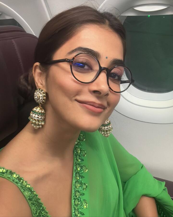અભિનેત્રી આ તસવીરમાં ખૂબ જ ગ્લેમરસ લાગી રહી છે. પૂજાએ તેના ગ્લેમરસ લુકથી બધાનું દિલ જીત્યું છે.