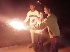 17 दिनों के बाद श्रमिकों के घर मनी दिवाली, आंखों से छलके आंसू, की गई आतिशबाजी