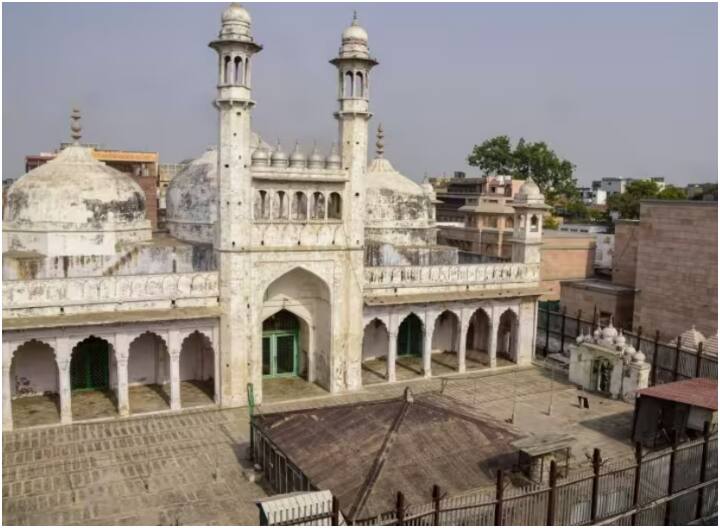 Today Varanasi District Court reprimanded ASI regarding Gyanvapi Mosque ANN Gyanvapi Survey: ASI ने सर्वे रिपोर्ट को लेकर मांगा समय, वाराणसी जिला कोर्ट ने लगाई फटकार