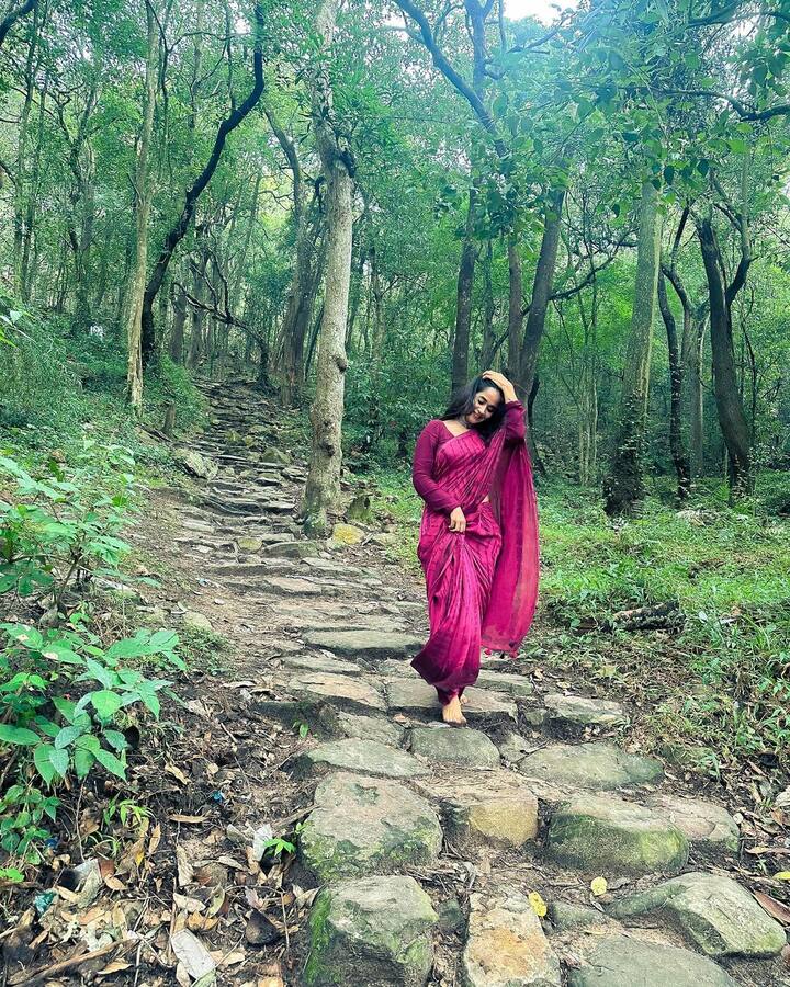 దీప్తి సునయన అందమైన ఫోటోలు (Image credit: Deepthi Sunaina/Instagram)