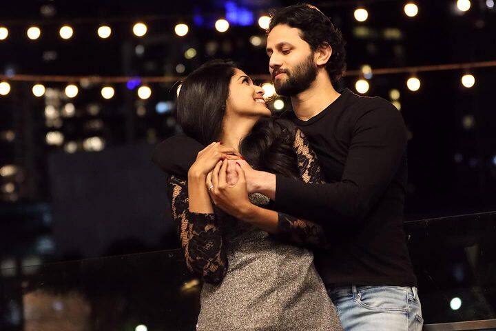 पण या फोटोंमध्ये तिने जोडीदाराचा चेहरा लपवला होता. त्यामुळे पूजा सावंतचा होणारा नवरा कोण? हे जाणून घेण्याची चाहत्यांना उत्सुकता लागली होती.