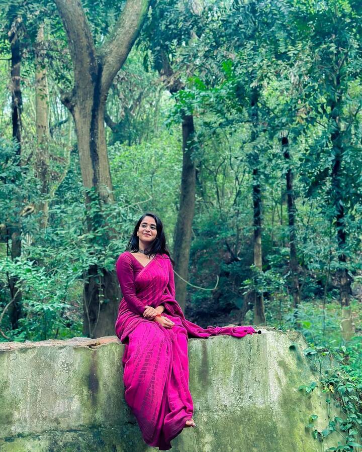 దీప్తి సునయన అందమైన ఫోటోలు (Image credit: Deepthi Sunaina/Instagram)