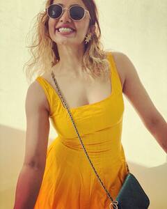 Tejaswi Madivada: పసుపు డ్రెస్సులో బనానాను గుర్తుకుతెస్తున్న తేజస్వి