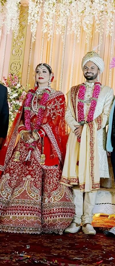 বিয়ে সারলেন ভারতীয় ক্রিকেটার, স্ত্রীকে চেনেন?