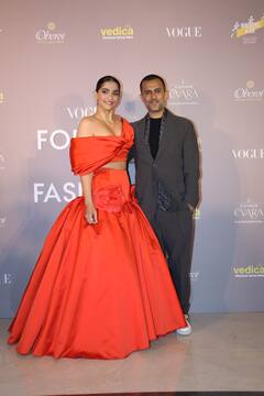 Sonam Kapoor, Khushi Kapoor, Vijay Varma, Tamannah Bhatia And Others Attend Jio Event; PICS