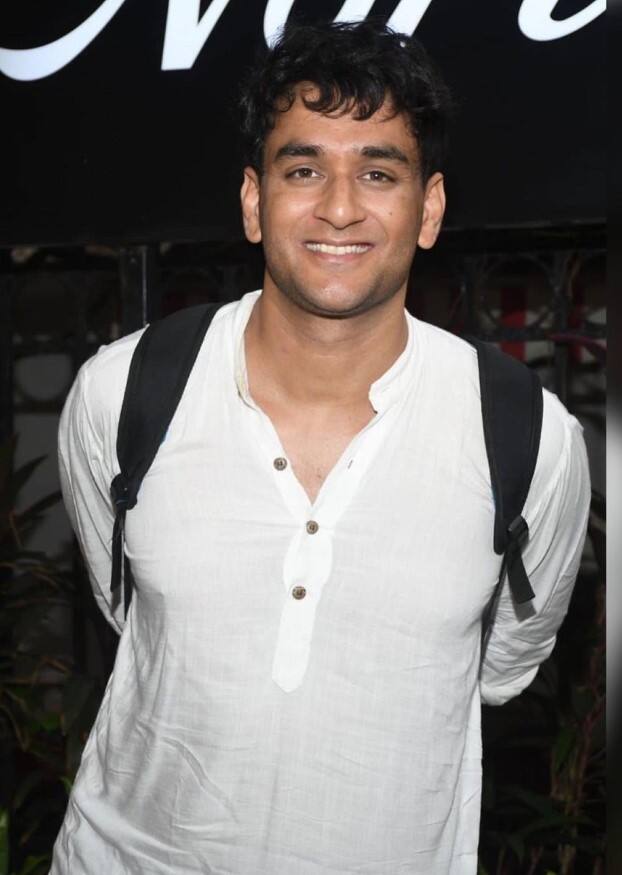 इस लिस्ट में मास्टरमाइंड विकास गुप्ता का नाम भी शामिल है. वो भी गेम के लिए कई बार दोस्तों का दिल तोड़ चुके हैं.