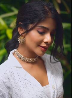 Pavithralakshmi Photos : வெள்ளை உடையில் பூப்போல் ஜொலிக்கும் நடிகை பவித்ரா லக்ஷ்மி!