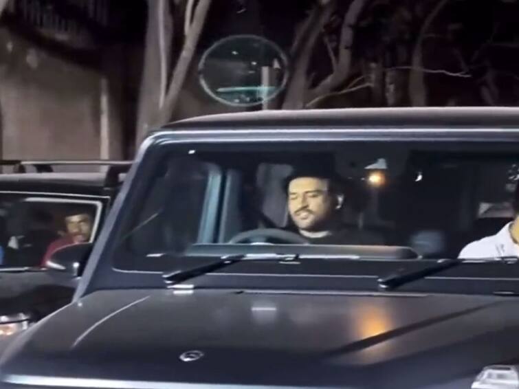MS Dhoni Spotted Driving Mercedes G Class With '0007' Number, Video Viral MS Dhoni Spotted Driving Mercedes G Class With '0007' Number, Video Viral