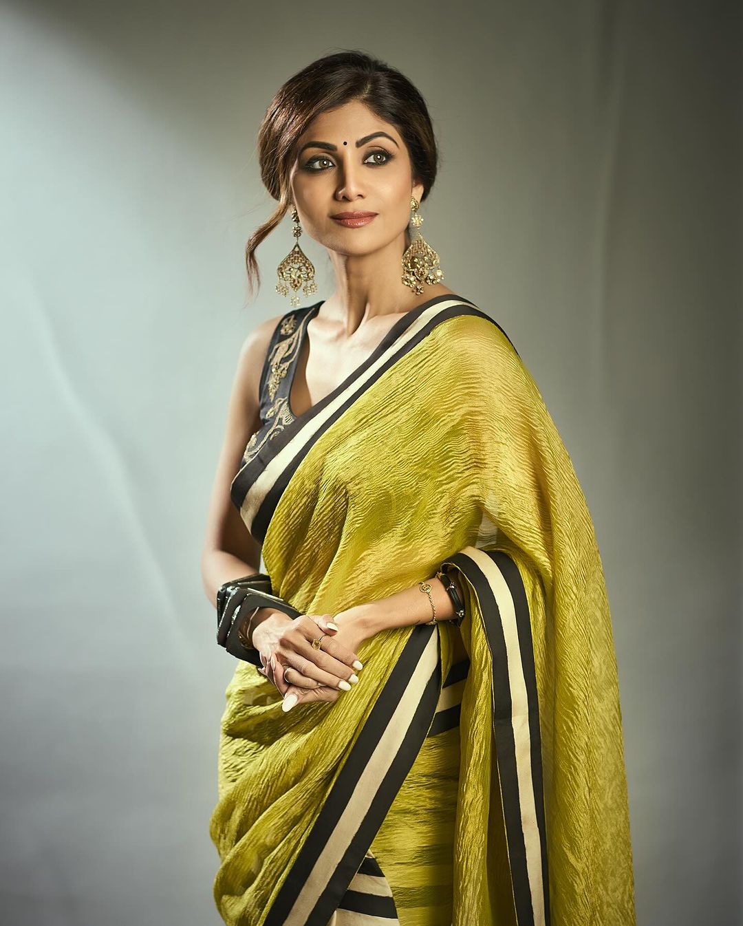 Shilpa Shetty Kundra shows us how to layer a sari for the festive season |  VOGUE India