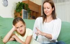 Parenting Tips: સાવધાન,આપના બાળકની હાજરીમાં અન્યના બાળકની ન કરો પ્રશંસા ,થશે આ નેગેટિવ અસર