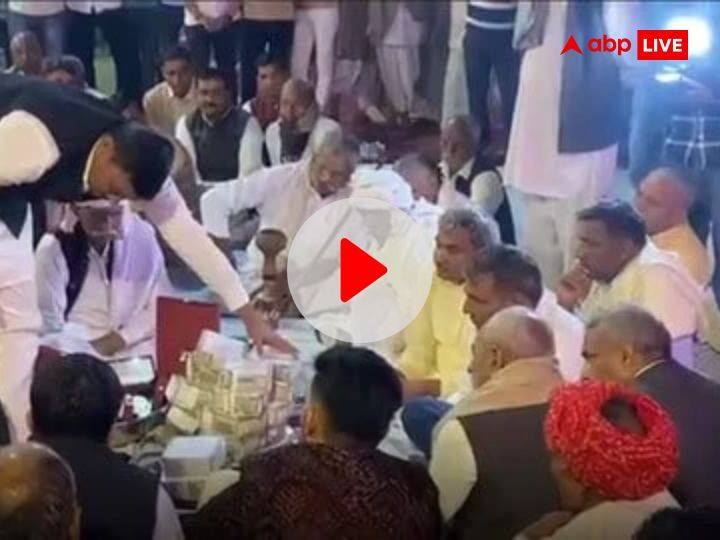 Uncle gave more than one crore rupees in niece wedding as bhaat rewari video went viral Video: मामा ने उठाया भांजी की शादी का भार, 'भात' में दिए 1 करोड़ से ज्यादा कैश, नोट गिनते गिनते थक गए लोग
