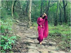 Deepthi Sunaina: పచ్చని ప్రకృతిలో సేదతీరుతున్న దీప్తి సునయన