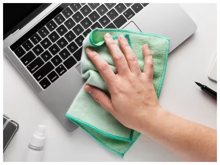 There are as many germs on the laptop screen and keyboard as on the toilet seat, clean them like this, no part will be harmed.