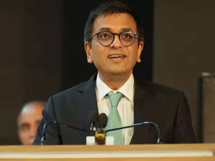 CJI DY Chandrachud angry at SG Tushar Mehta argument asked Don't you have any other IAS officer SG की दलील पर भड़के सीजेआई चंद्रचूड़, पूछा- क्या आपके पास कोई और आईएएस अधिकारी नहीं है?