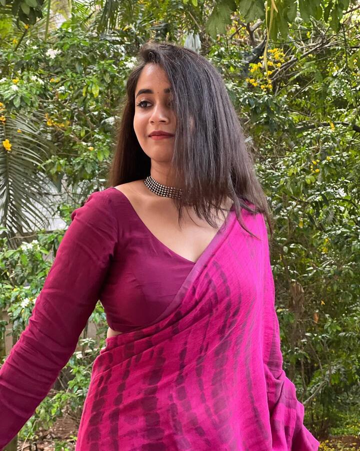దీప్తి సునయన అందమైన ఫోటోలు (Image credit: Deepthi Sunaina/Instagram)