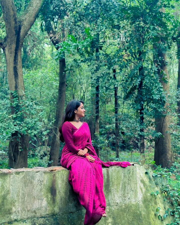 దీప్తి సునయన అందమైన ఫోటోలు (Image credit: Deepthi Sunaina/Instagram)