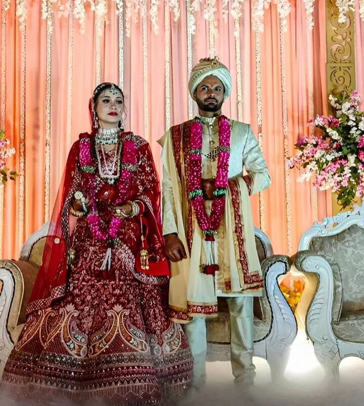 ਮੁਕੇਸ਼ ਭਾਰਤ ਲਈ ਤਿੰਨੋਂ ਫਾਰਮੈਟਾਂ ਵਿੱਚ ਡੈਬਿਊ ਕਰ ਚੁੱਕੇ ਹਨ। ਉਸਨੇ 2023 ਵਿੱਚ ਵੈਸਟਇੰਡੀਜ਼ ਦੌਰੇ 'ਤੇ ਤਿੰਨੋਂ ਫਾਰਮੈਟਾਂ ਵਿੱਚ ਭਾਰਤ ਲਈ ਆਪਣੀ ਸ਼ੁਰੂਆਤ ਕੀਤੀ। ਹੁਣ ਤੱਕ ਉਹ 1 ਟੈਸਟ, 3 ਵਨਡੇ ਅਤੇ 7 ਟੀ-20 ਅੰਤਰਰਾਸ਼ਟਰੀ ਮੈਚ ਖੇਡ ਚੁੱਕੇ ਹਨ। ਟੈਸਟ 'ਚ ਉਸਨੇ 2, ਵਨਡੇ 'ਚ 4 ਅਤੇ ਟੀ-20 ਇੰਟਰਨੈਸ਼ਨਲ 'ਚ ਵੀ 4 ਵਿਕਟਾਂ ਹਾਸਲ ਕੀਤੀਆਂ ਹਨ।
