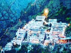 भगवान के दर्शन से करें नए साल की शुरुआत, वैष्णो देवी से लेकर तिरुपति के लिए अभी करें प्लान