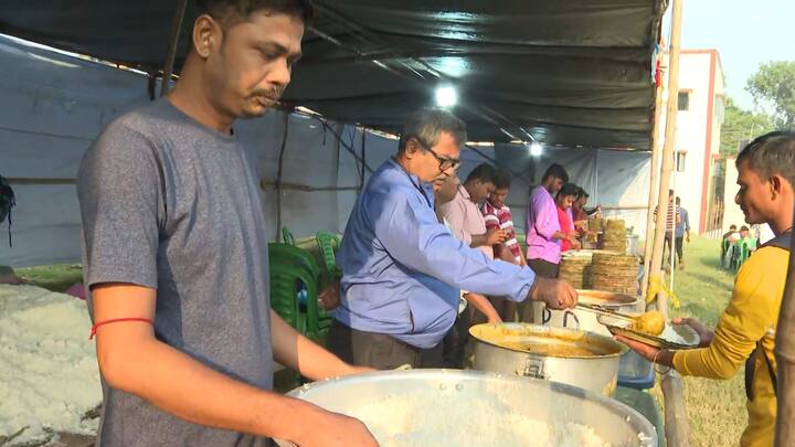 অন্যদিকে কেন্দ্রীয় বঞ্চনার প্রতিবাদে বিধানসভা চত্বরে তৃণমূলের প্রতিবাদ কর্মসূচি। আজ বিজেপির মেগা ইভেন্টে প্রধান বক্তা কেন্দ্রীয় স্বরাষ্ট্রমন্ত্রী।