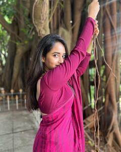 Deepthi Sunaina: పచ్చని ప్రకృతిలో సేదతీరుతున్న దీప్తి సునయన