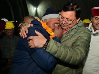 સુરંગમાં ફસાયેલા પુત્રની 17 દિવસ સુધી રાહ જોઈ, બચાવના થોડા જ સમય પહેલા પિતાનું મોત