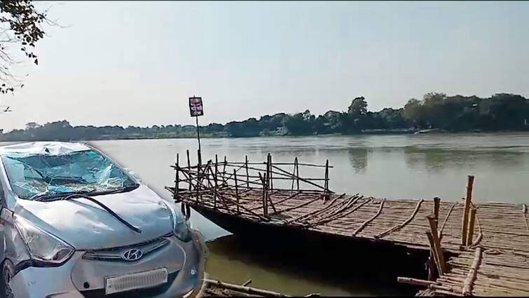 a couple died when their car overturned in the Ganga while boarding a boat in , 4 people survived Murshidabad: বহরমপুরে নৌকায় উঠতে গিয়ে গঙ্গায় গাড়ি উল্টে মৃত্যু দম্পতির, প্রাণে বাঁচলেন ৪ জন