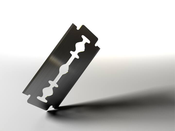 दुनियाभर में ब्लेड बनाने वाली कई कंपनियां हैं, लेकिन सभी के ब्लेड का डिजाइन एक जैसा होता है. सबसे बड़ी बात की ये डिजाइन आज से नहीं, बल्कि 1901 से चलता आ रहा है.