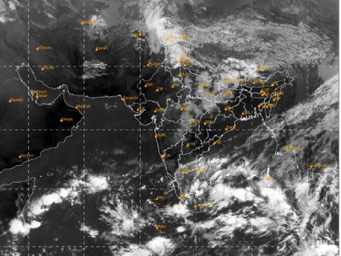 Balachandran, Southern Regional Director Of Meteorological Center, Said  That The Cyclone Forming In The Bay Of Bengal Will Move Towards North Tamil  Nadu. | TN Rain Alert: சென்னையை குறி வைக்கும் மிக்ஜாம் புயல்..