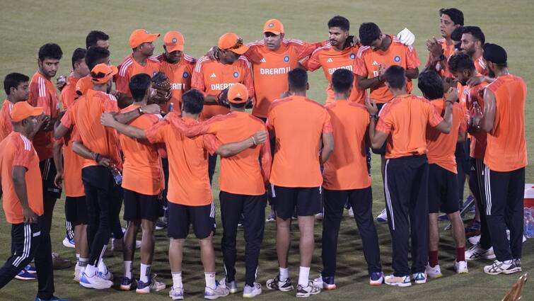 Abhimanyu Easwaran's fitness in doubt as BCCI name India A squad for the South African tour, know details IND vs SA: ঈশ্বরণের ফিটনেস নিয়ে প্রশ্নচিহ্ন, দক্ষিণ আফ্রিকা সফরে ভারতীয় 'এ' দলের নেতৃত্বে ভরত