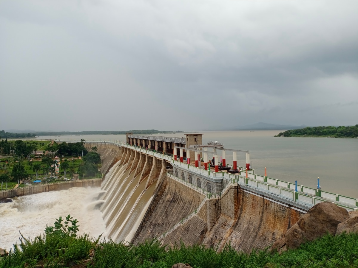 சாத்தனூர் அணையில் இருந்து  840 கனஅடி உபரி நீர் திறப்பு -  4 மாவட்டங்களுக்கு வெள்ள அபாய எச்சரிக்கை