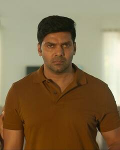 Arya Photos : புதியதொரு பயணத்தில் ஆர்யா...மிரட்டும் தி வில்லேஜ் தொடரின் புகைப்படங்கள்!