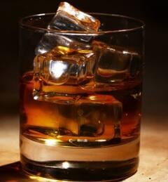 Drink Rum In The Winter: ਰੰਮ ਪੀਂਦੇ ਸਮੇਂ ਕੁਝ ਗੱਲਾਂ ਦਾ ਧਿਆਨ ਰੱਖਣਾ ਬਹੁਤ ਜ਼ਰੂਰੀ...ਆਓ ਜਾਂਦੇ ਹਾਂ