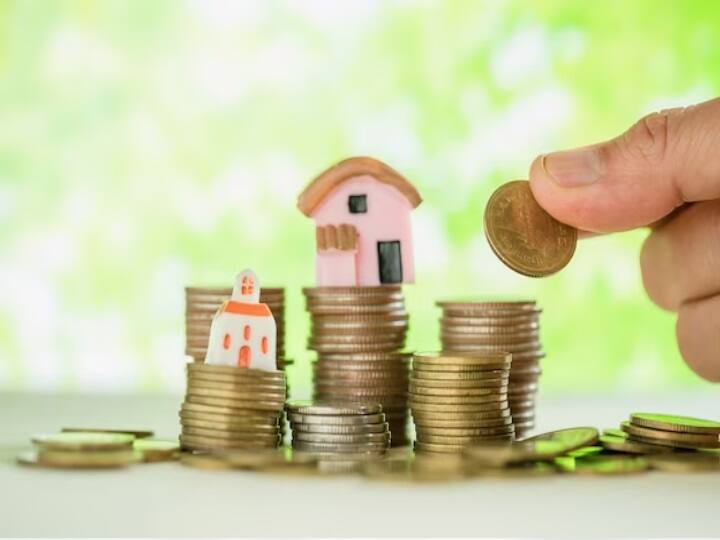 अगर आप एसबीआई के स्पेशल फेस्टिव होम लोन ऑफर का लाभ उठाना चाहते हैं तो आपके पास 31 दिसंबर तक का वक्त है. इस स्कीम के तहत होम लोन पर ग्राहकों को 65 बेसिस प्वाइंट्स की छूट मिल रही है.